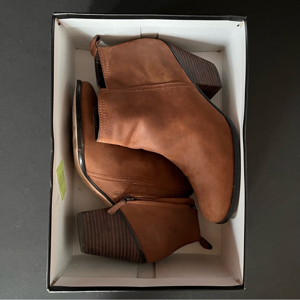 New! Women's Cole Haan Leather Zip Ankle Booties Boots Brown Size-10B